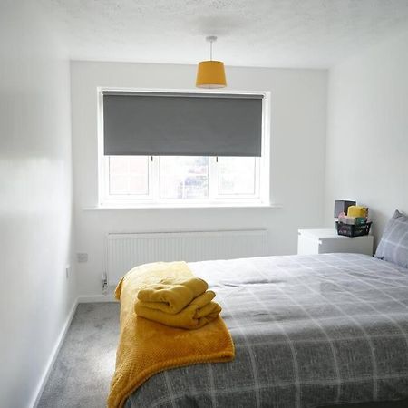 Cosy Four Bed Property With En-Suite Near To Nec Birmingham Airport And The City Екстер'єр фото