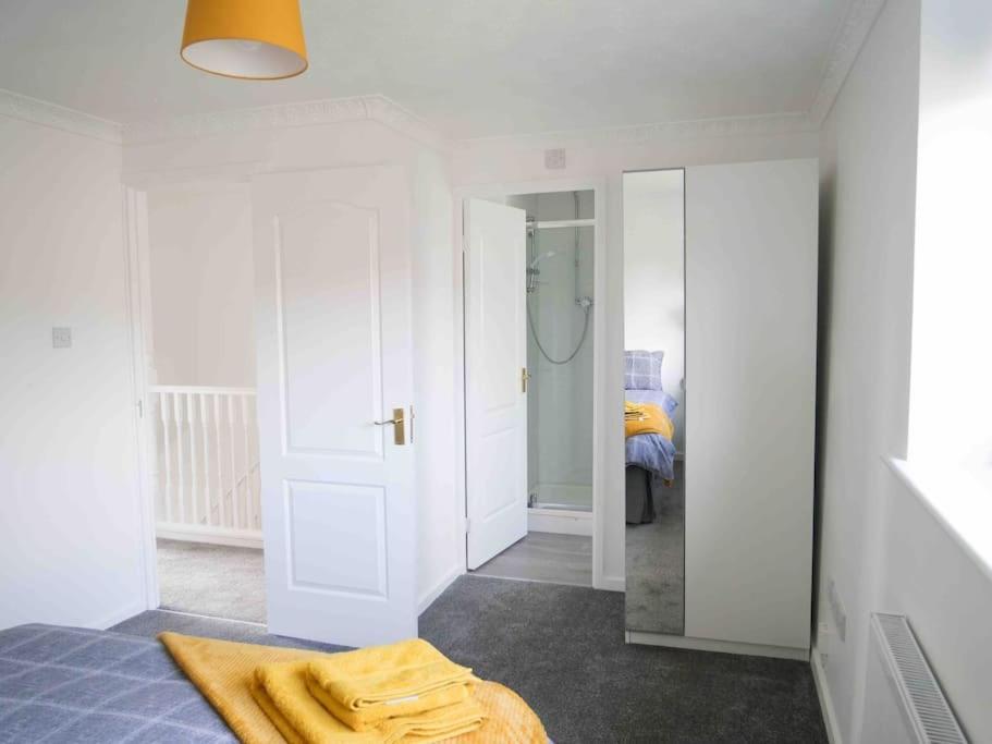 Cosy Four Bed Property With En-Suite Near To Nec Birmingham Airport And The City Екстер'єр фото