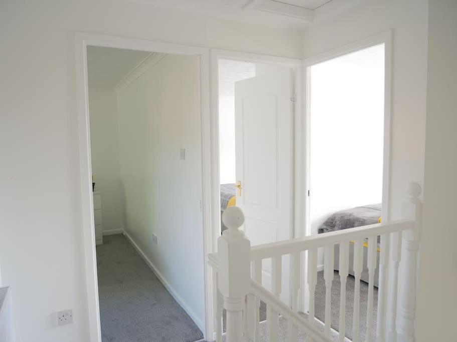Cosy Four Bed Property With En-Suite Near To Nec Birmingham Airport And The City Екстер'єр фото